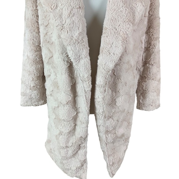 The Linen Duck Beige Textured Faux Fur Open Front Cardigan Small Soft Plush - Picture 3 of 7